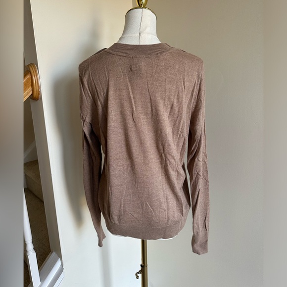 H&M Beige Crew Neck Shirt - Picture 3 of 6